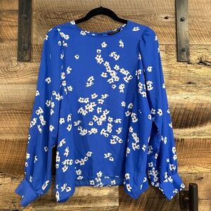 EUC - Banana Republic Factory - Long Sleeve Floral Blouse - Blue - Large
